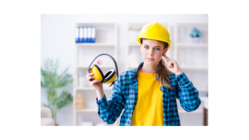 Trabajador con auriculares para proteger su salud auditiva en el trabajo